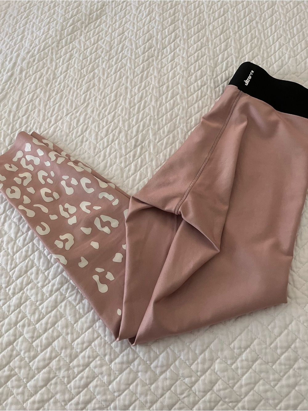 💎ULTRACORE GYM LEGGINGS💎XS$320⚡️Check out my listings ⚡️